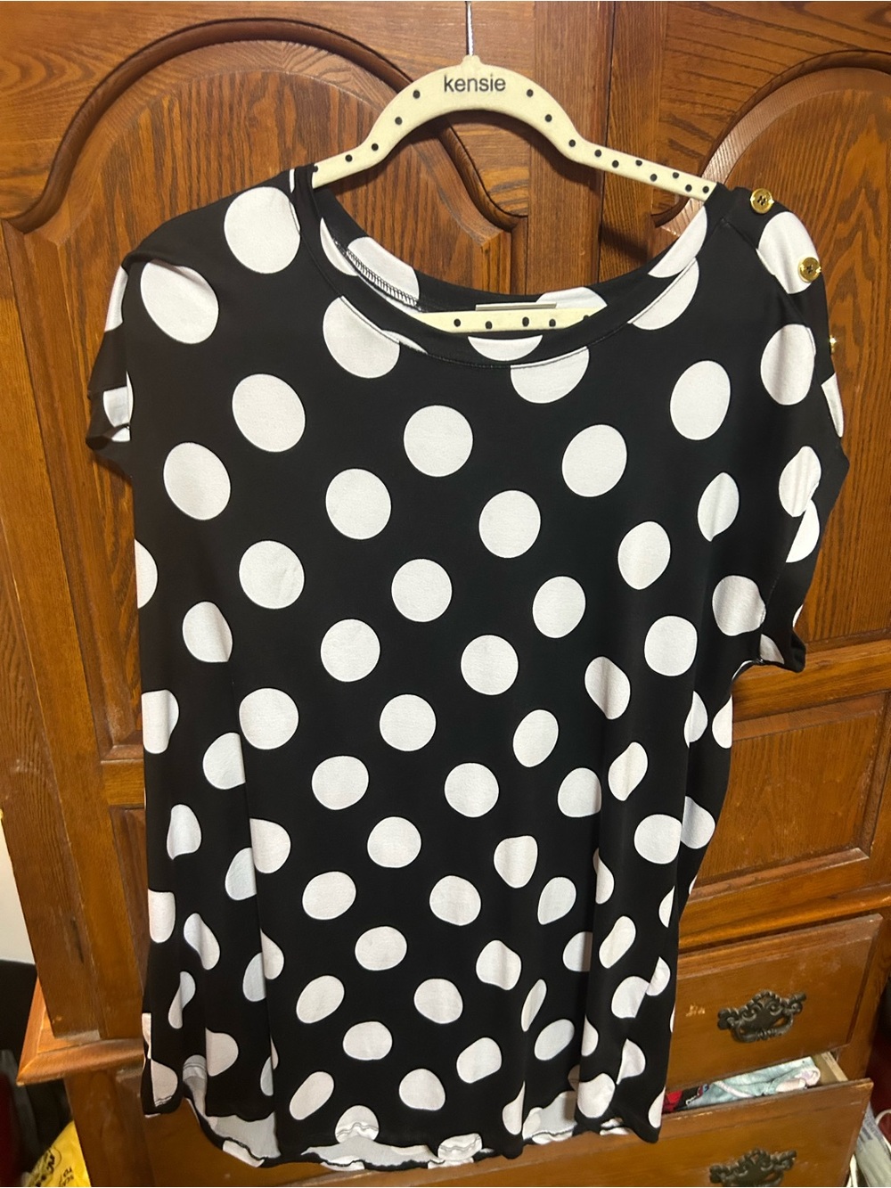 Jolie & Joy Black White Polka Dot Short Sleeve Tee with Shoulder Buttons